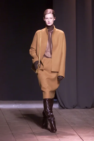 Look 27